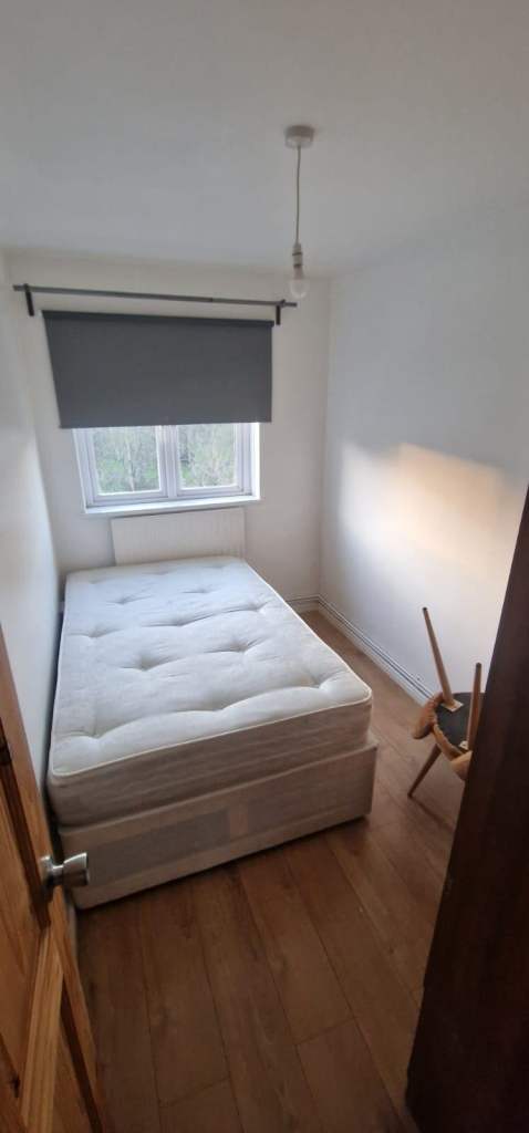 Spacious & Cosy Double Room For Rent AT SW15 3AT