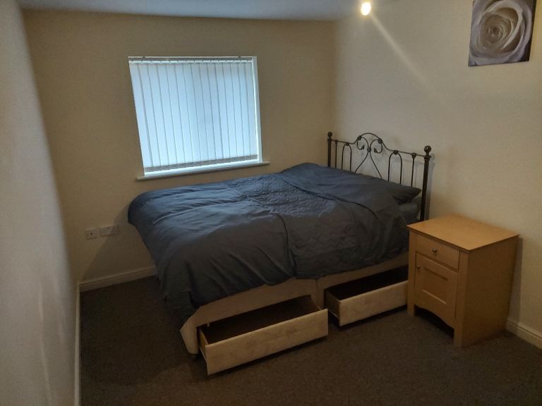 Large Bedroom to rent near Airport and Hospital area