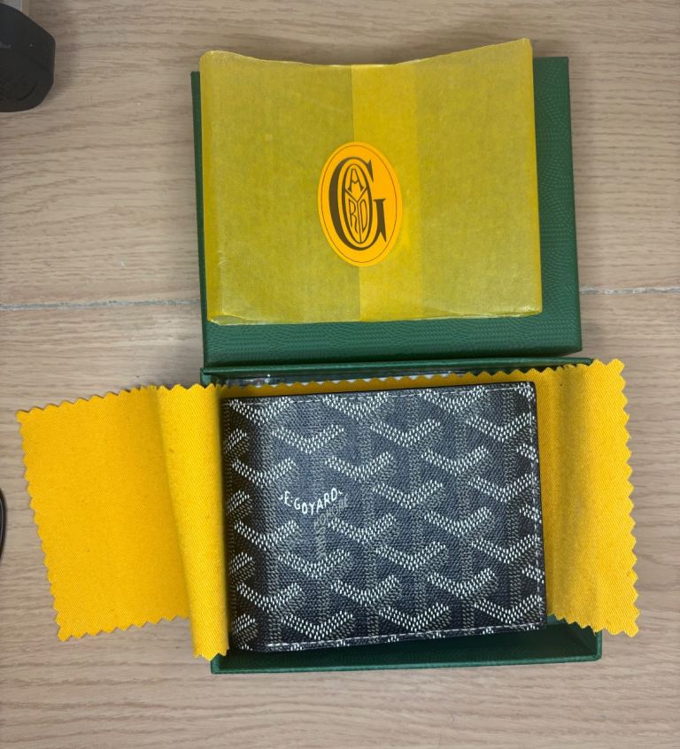 High quality, Men’s designer wallet, original packaging 