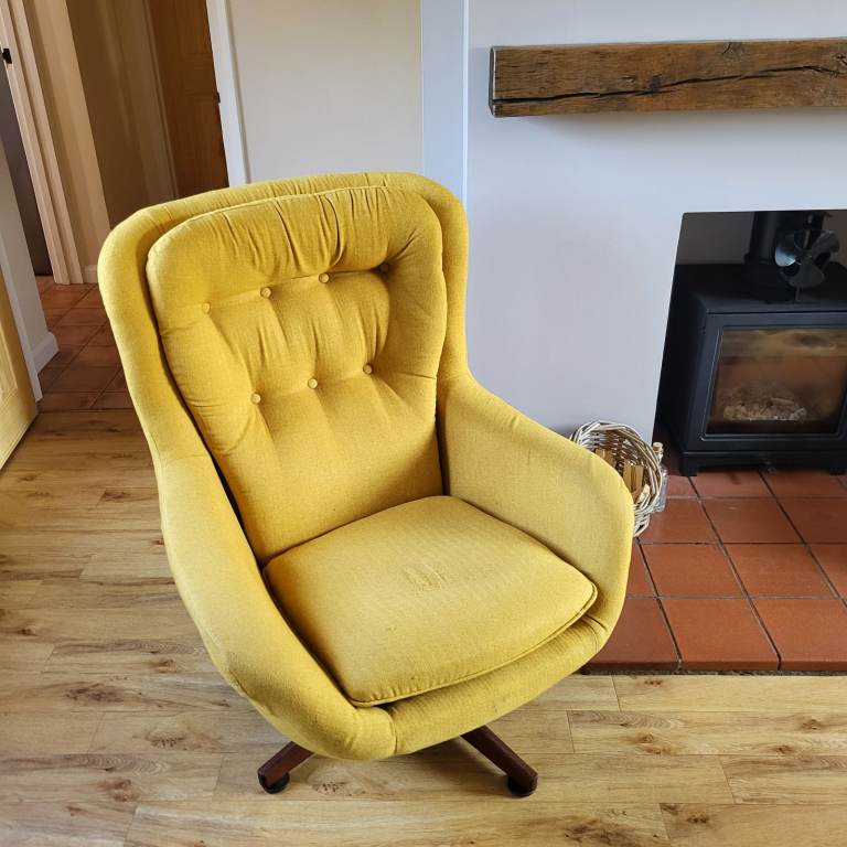 Mid century egg chair 