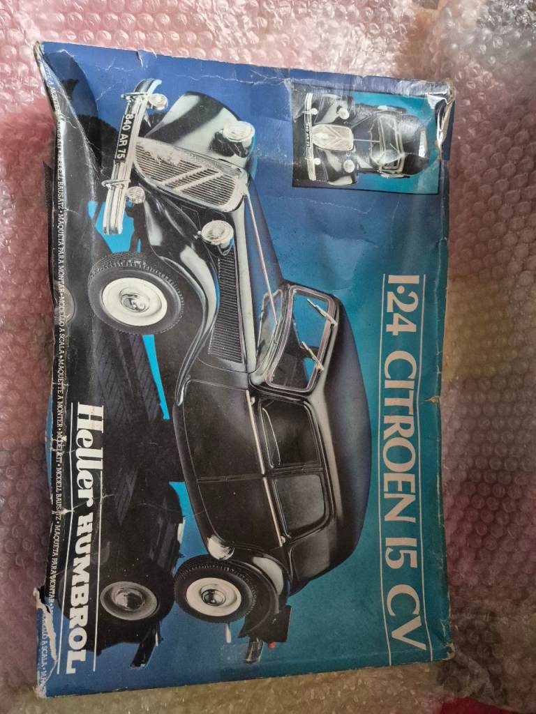 1.24 CITROËN 15 CV SELLER HUMBROL.  MODEL 80763 JETTE A MONSTER MODEL KIT.  BRAND NEW.  RARE 1950'S