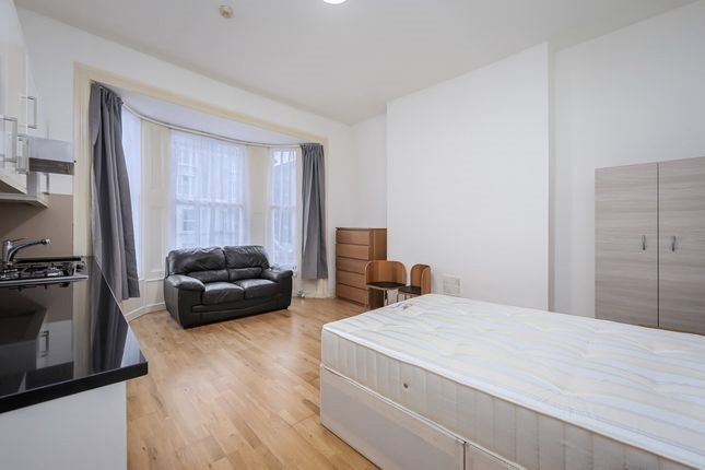Includes Bills Raised Studio Flat Bay Window Open Plan Separated Shower WC VeryNear RailTubeBusShops