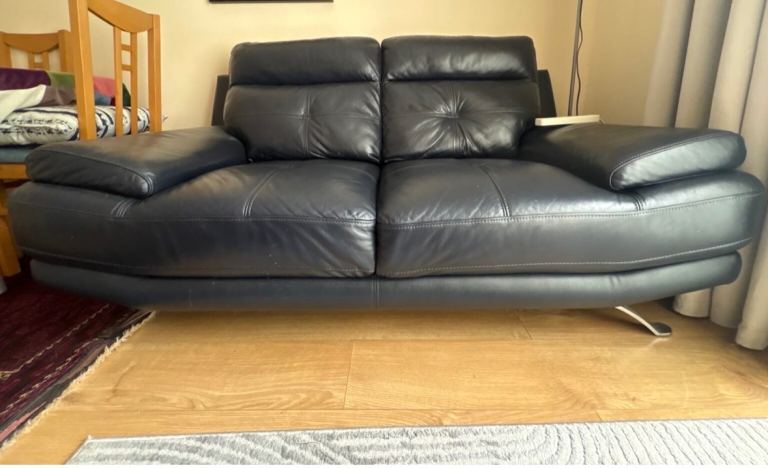 Black leather sofa 