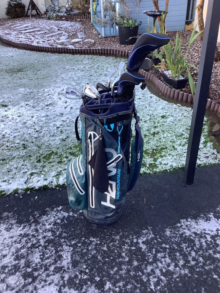 Set of Ben Sayers M9 golf clubs, in a lovely lightweight H2NO Sun Mountain golf bag. 