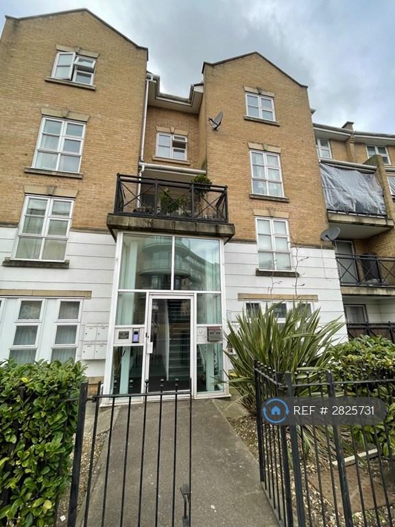 2 bedroom flat in Highfield Road, Feltham, TW13 (2 bed) (#2825731)