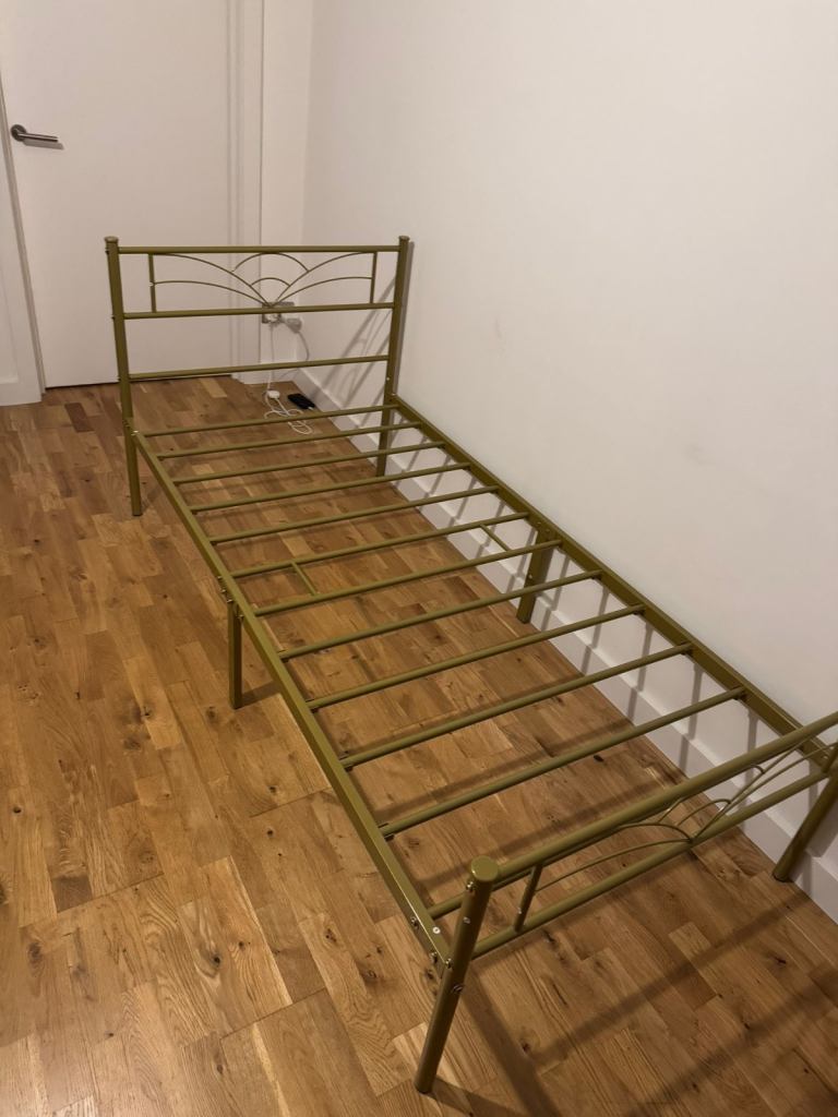 Single Metal Bed Frame – Good Condition, Green/Gold