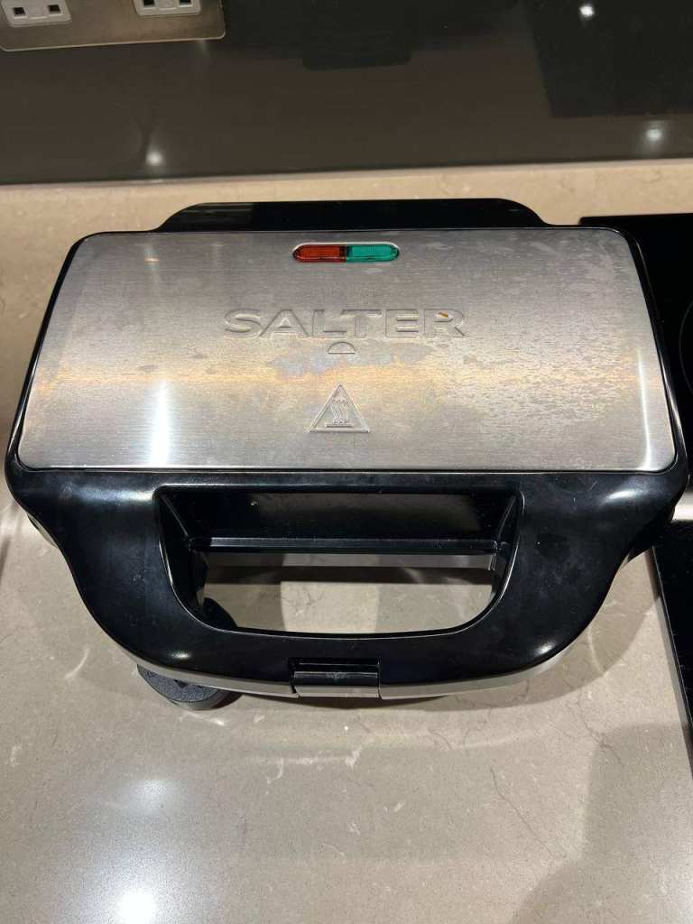 Salter 3-in-1 Snack Maker – Waffle Maker, Sandwich Toaster & Panini Press (900W)