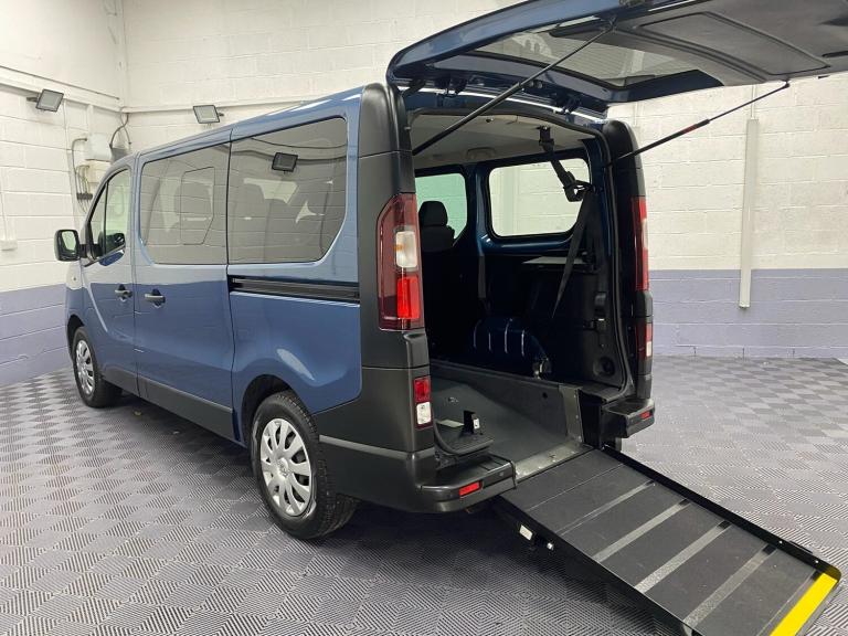 2021 70 Renault Trafic SL28 Business 2.0 DCi, Wheelchair Accessible Vehicle WAV