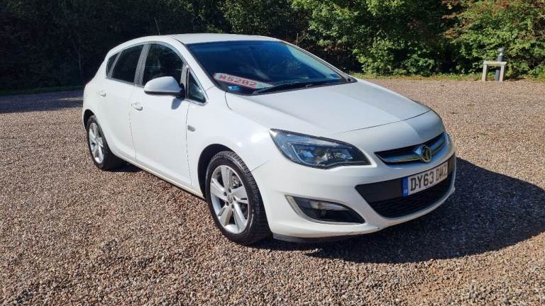 Vauxhall, ASTRA, Hatchback, 2013, Manual, 1956 (cc), 5 doors