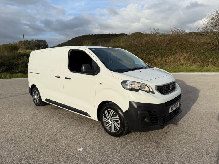 17 PEUGEOT EXPERT PRO 1,6hdi 6speed Van FSH Dispatch transit