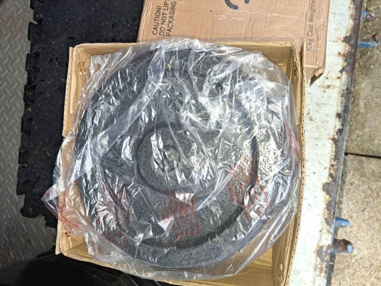 New weight plates never used 2x10kg 