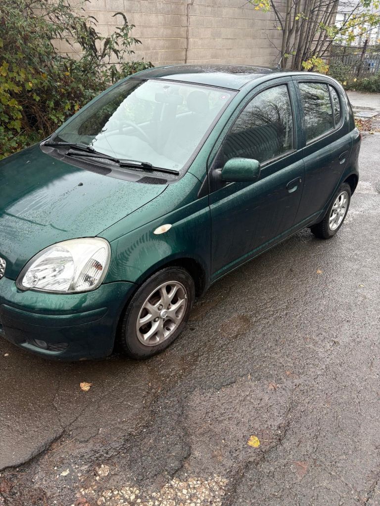 2004 Automatic Toyota Yaris (61k miles)