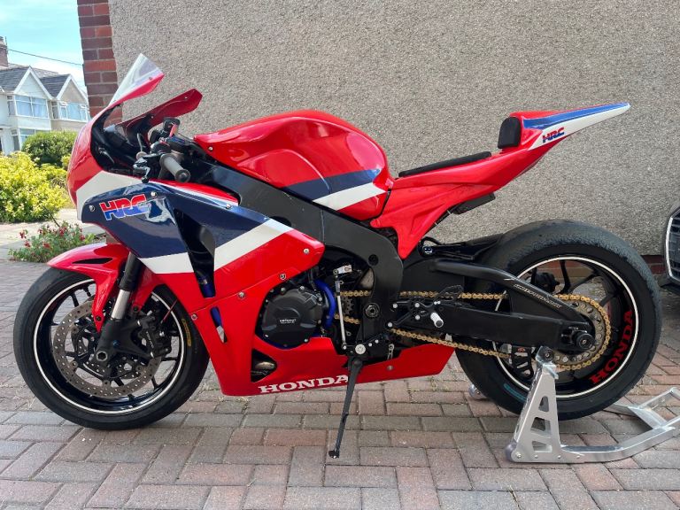 Honda CBR 1000R Fireblade Track Race bike