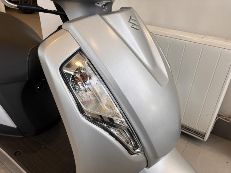 SUZUKI ADDRESS 125 - FANTASTIC COMMUTER SCOOTER WITH UP TO 145 MPG