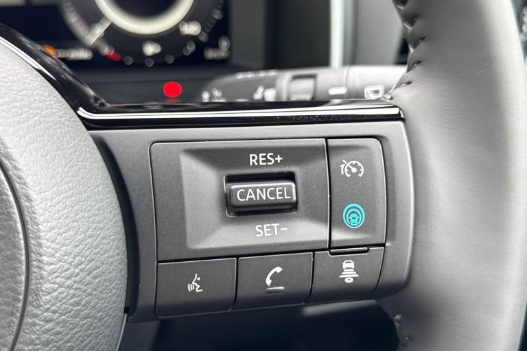 2025 Nissan Qashqai 1.3 DiG-T MH Tekna 5dr Hatchback Petrol Manual