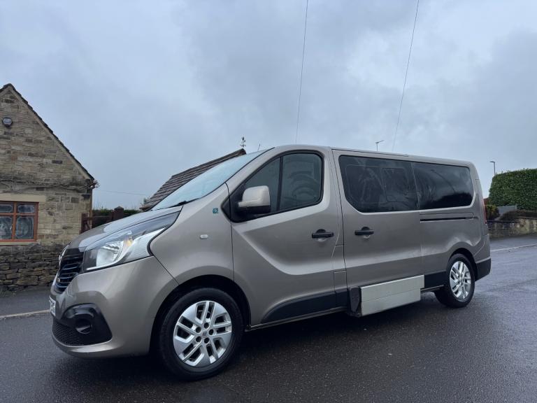 2018 Renault Trafic 2018 RENAULT TRAFIC 1.6 DCI LL29 SPORT NAV LWB EURO 6 WINDOW VAN  PANEL VAN D...