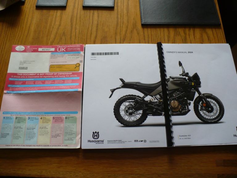 HUSQVARNA , 2025, 399 (cc) 401 Svartpilen ( blackarrow) ,still 2 years warranty .