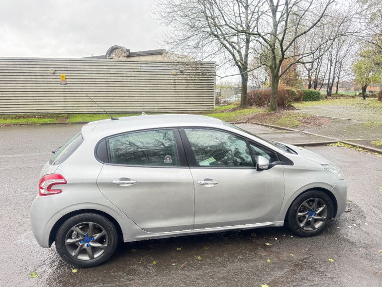 (2015 - £20 TAX PEUGEOT 208 1.4 HDI  5 DRS*MOT-JULY 2026*like Ford Fiesta Renault Clio mazda 2