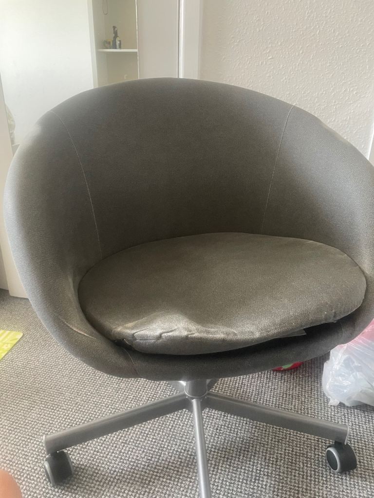 Grey Office Swivel Chair – Fair Condition, Fabric