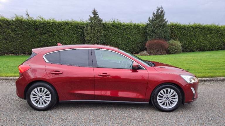 VERY LOW MILEAGE 2019 FORD FOCUS 1.0 TITANIUM FSH ORIGINAL IMMACULATE