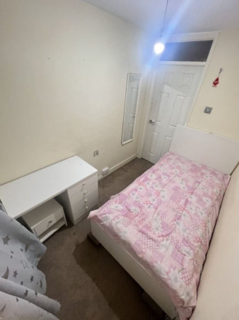 Single Room for a Student or Female Preferably
