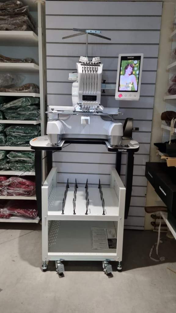 Brother PR655 6 Needle digital embroidery machine with original Stand