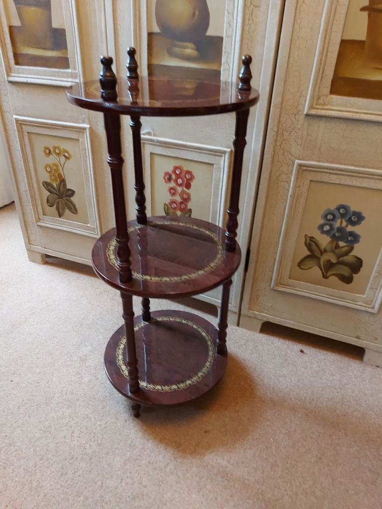 Plant stand