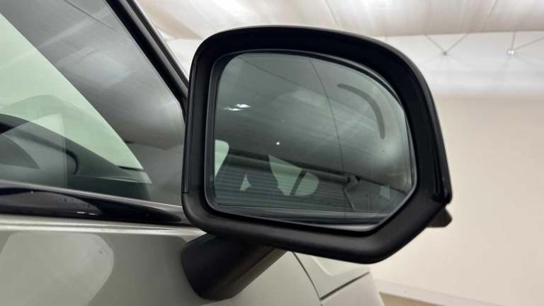 2025 Volvo EC40 Single Motor Extended Range 78kWh Plus SUV 5dr Electric Auto (252 ps) ESTATE Elec...