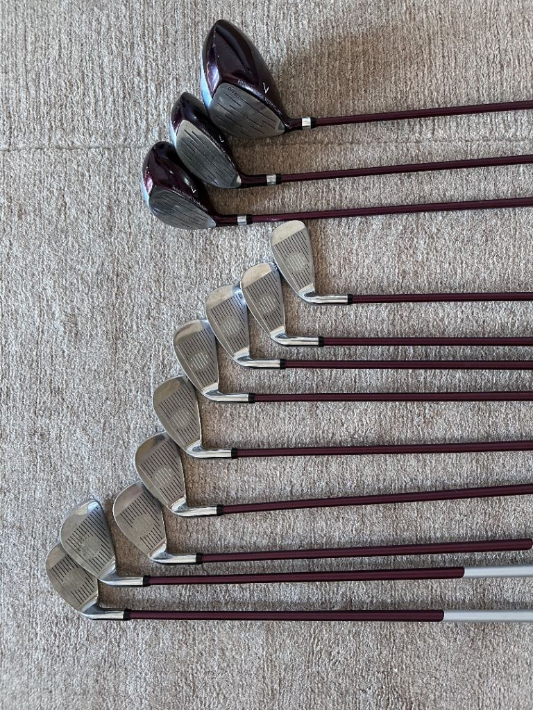 Full set of ladies Dunlop flex golf clubs