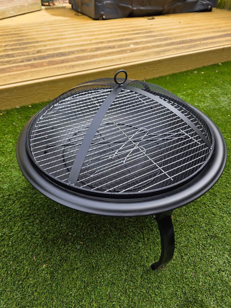 Foldable fire pit