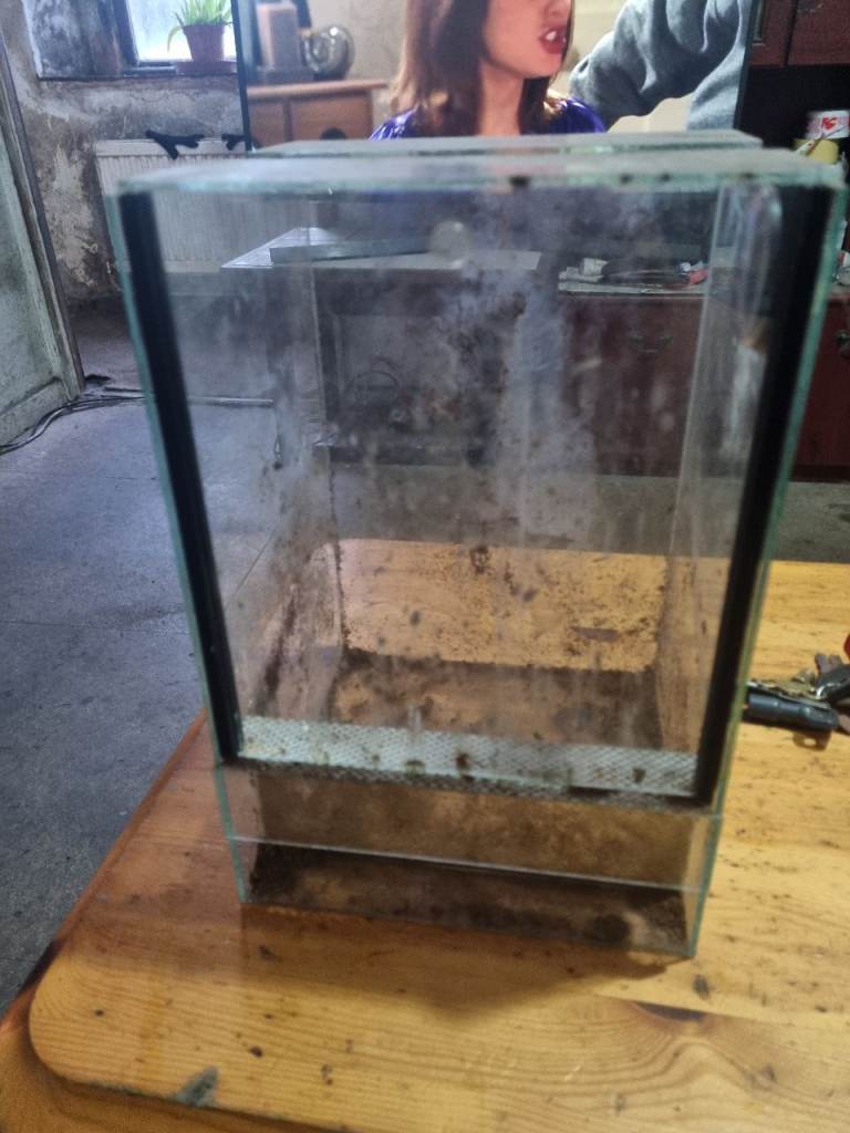 Glass tank
