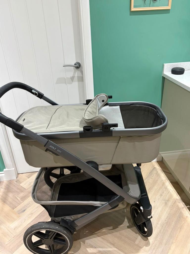 Joolz Geo³ Mono Sage Green – carrycot + seat + rain cover
