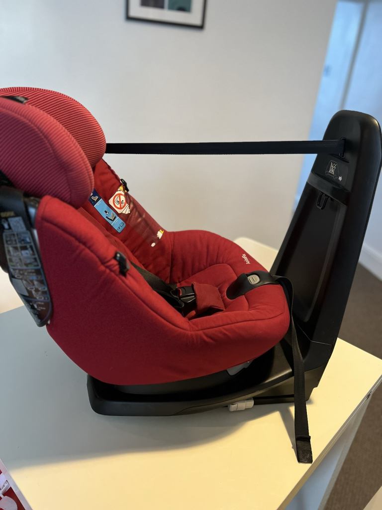 Maxi Cosi Axis car seat - Red 