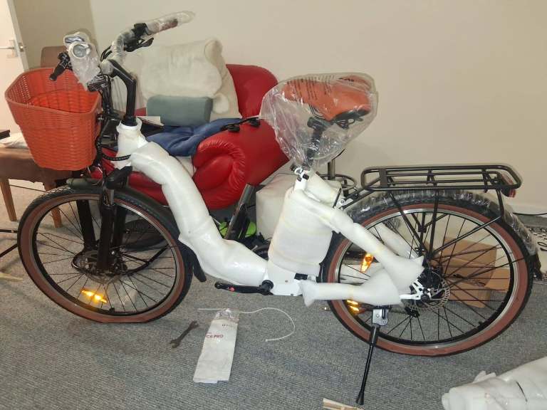 Brand New Dutch-Style DYU C6 Pro Electric Bike £560 or nearest offer