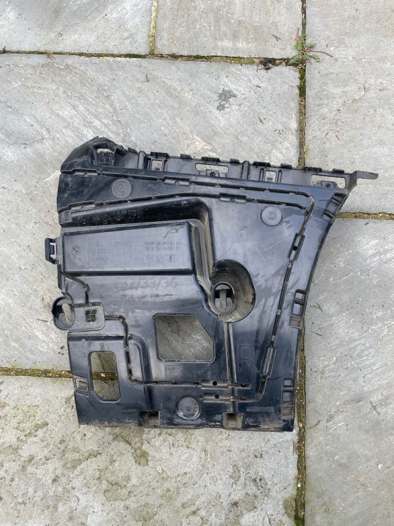 BMW 4 Series F32 F33 F36 Rear Bumper Right Mount Bracket Holder Guide 7285562