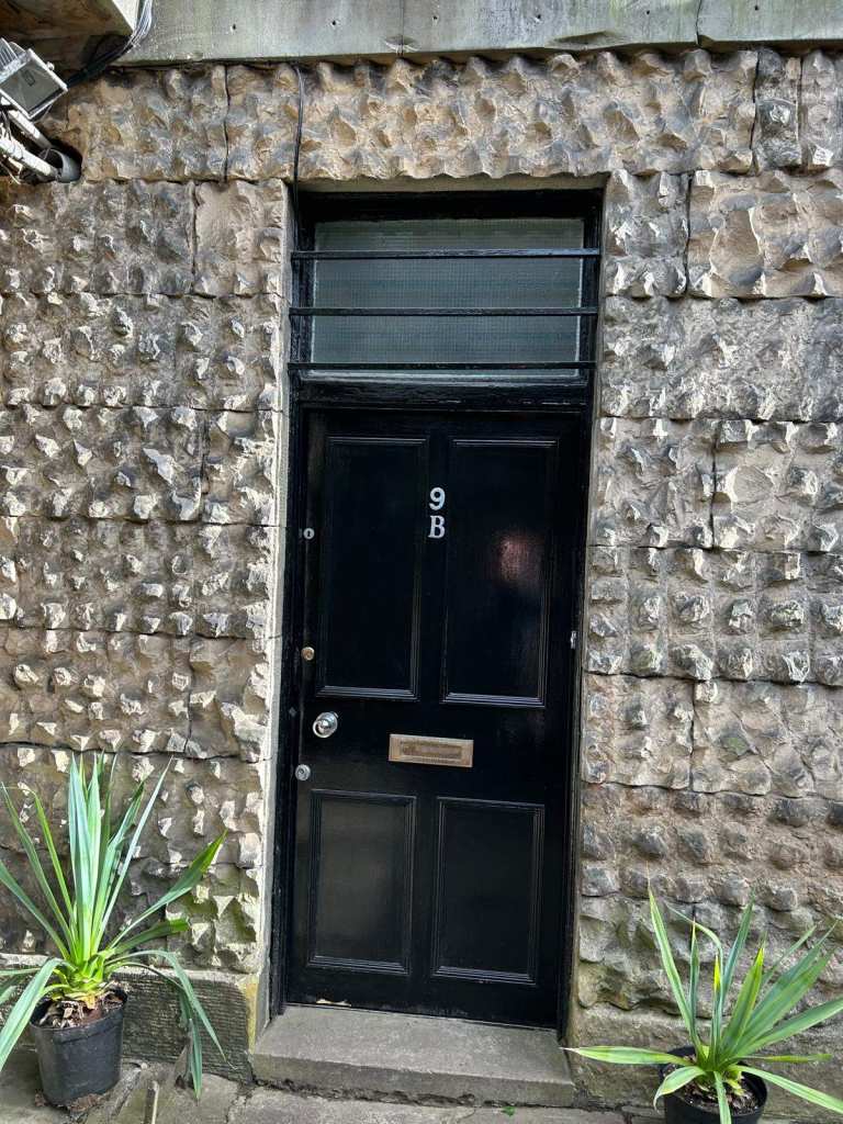 UNFURNISHED -  3 BEDROOMED HMO WITH PRIVATE GARDEN.  apartment on Great King Street