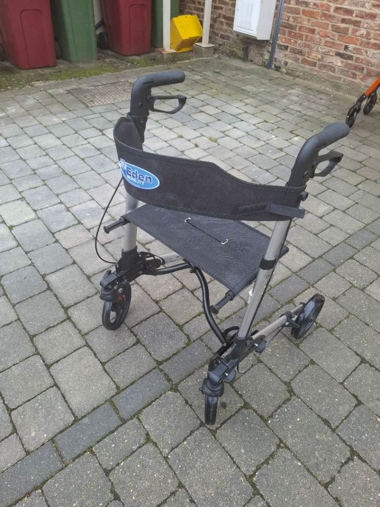 Eden Easy Walker with Seat