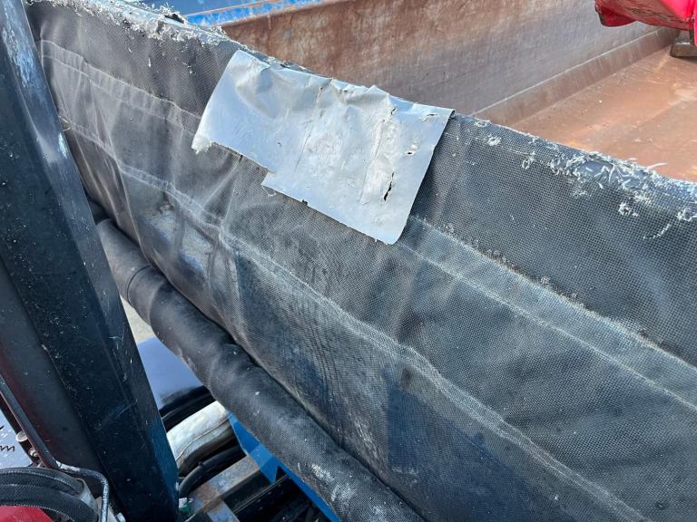 Mercedes-Benz Arocs 8x4 tipper grab only 167000 km