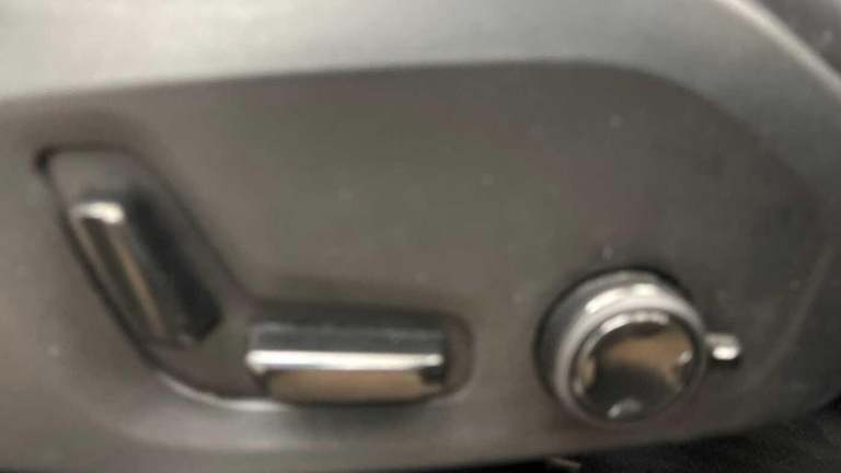 2025 Volvo XC90 Plus, T8 AWD Plug-in hybrid, Electric/Petrol, Dark, 7 Seats ( 360* Camera ) ESTAT...