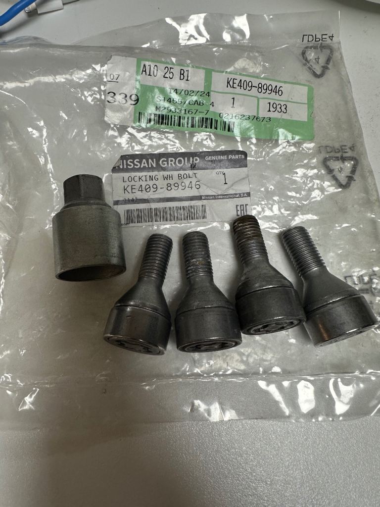 Nissan Genuine Locking Wheel Bolt – KE409-89946 (Set of 4)