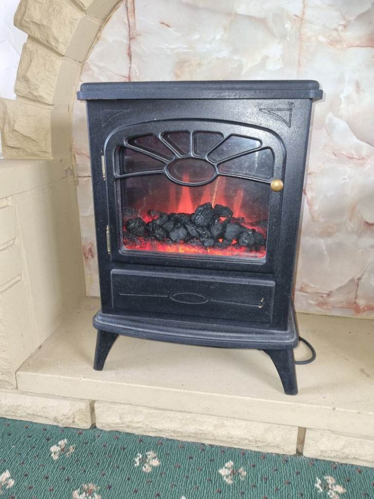 Fire effect electric heater