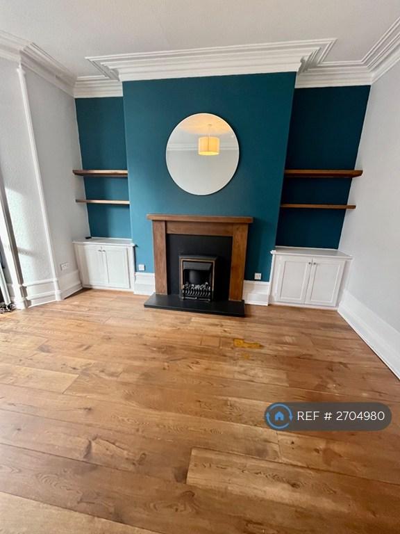 1 bedroom flat in Great Western Place, Aberdeen, AB10 (1 bed) (#2704980)