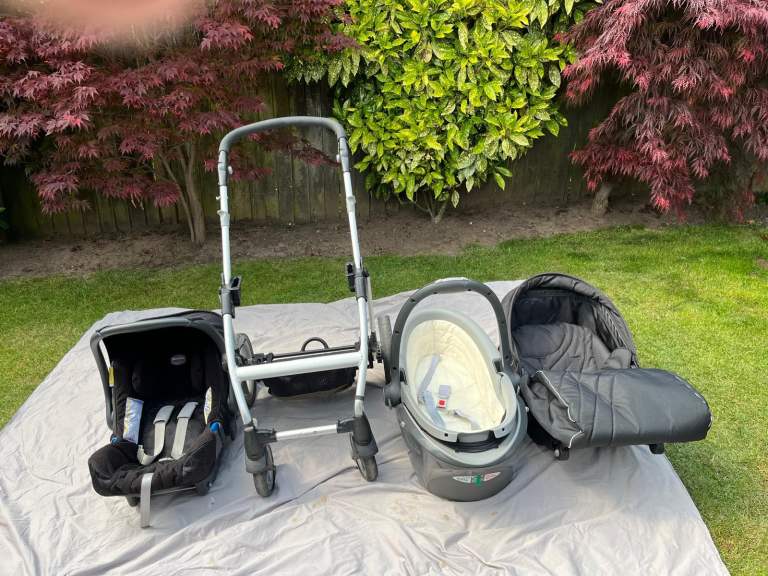 Britax vigour pushchair, car seat and carrycot with accessories