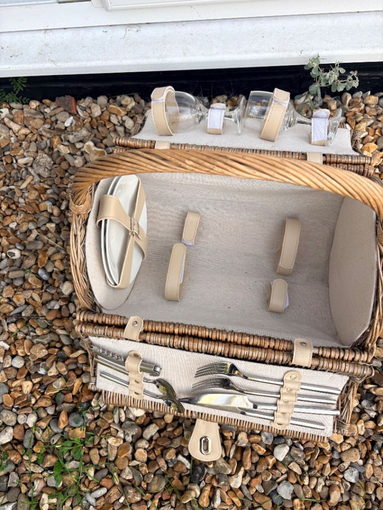 Wicker Picnic Basket with Cutlery and Glasses – Good Condition
