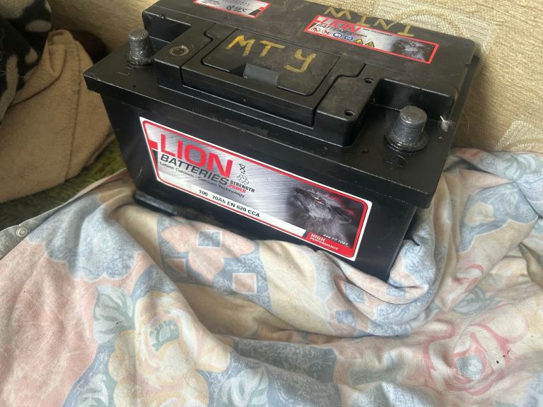 Good condition car battery 
