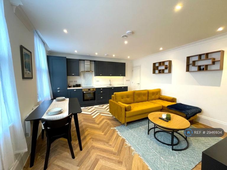 1 bedroom flat in Great Hampton Street, Birmingham, B18 (1 bed) (#2946934)