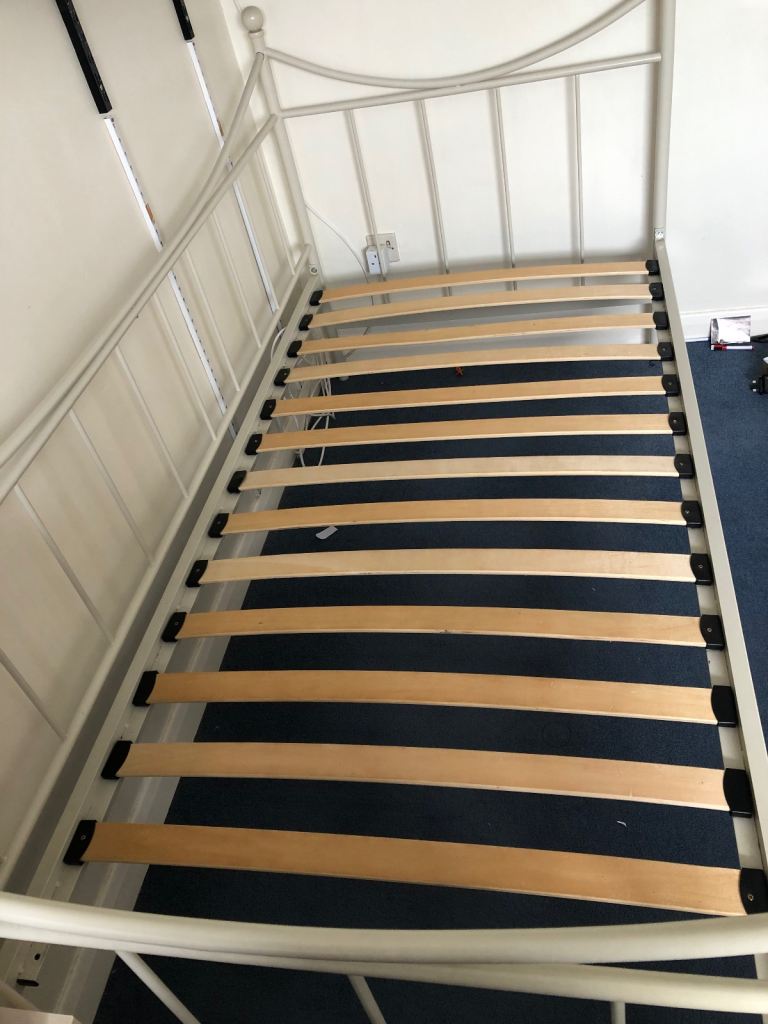 Single day bed