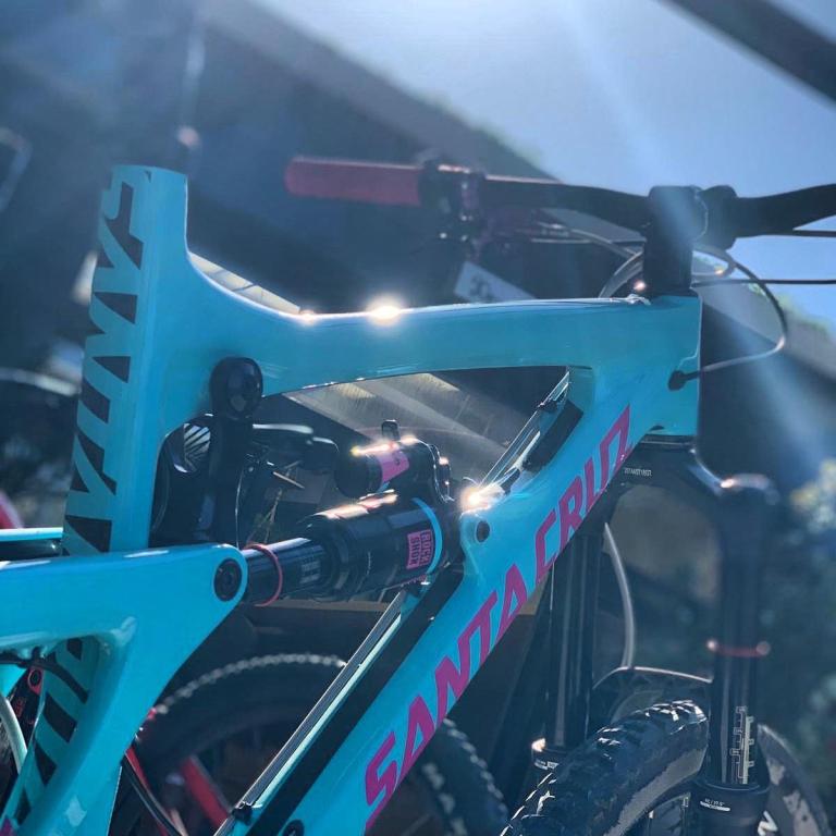 Santa Cruz Nomad C (Miami blue) 