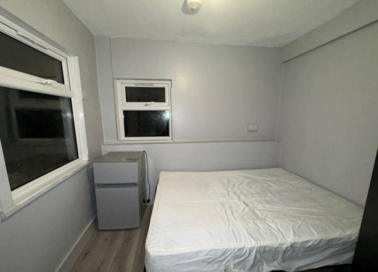 Double Room Bruce Grove £800/pm - Bills Inc | Near Station | N17