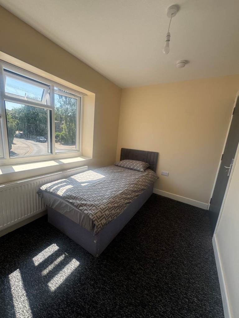 Rooms Avaliable-ENSUITE- Tollhouse Road- Rubery-Birmingham-Universal Credit applicants 